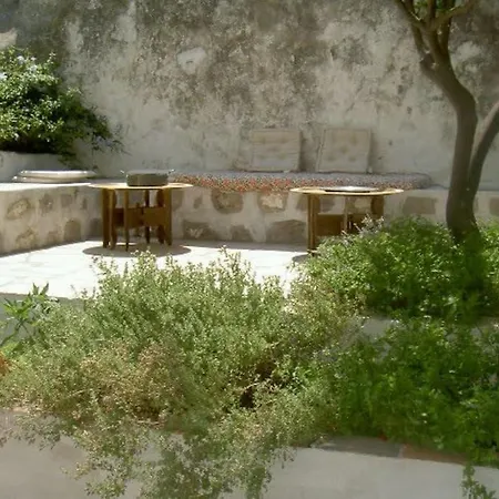 Traditional House With Garden In Historic Town By Jj Hospitality Сasa de vacaciones