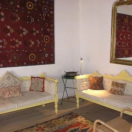 Сasa de vacaciones Traditional House With Garden In Historic Town By Jj Hospitality